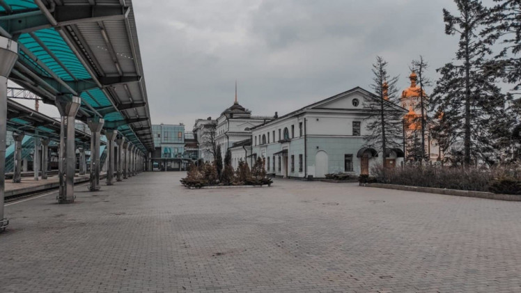вид железнодорожного вокзала в Донецке