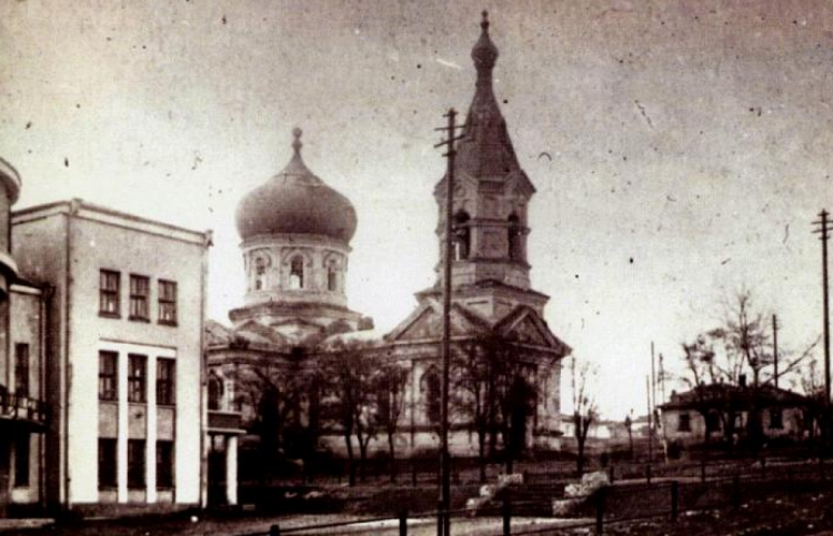 Преображенская церковь в Луганске и ДК Ленина