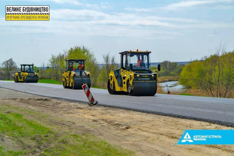 ремонт доріг в Луганській області