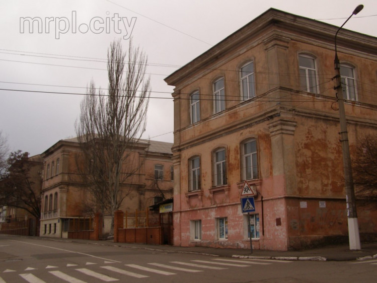 Мариинская женская гимназия в Мариуполе современный вид