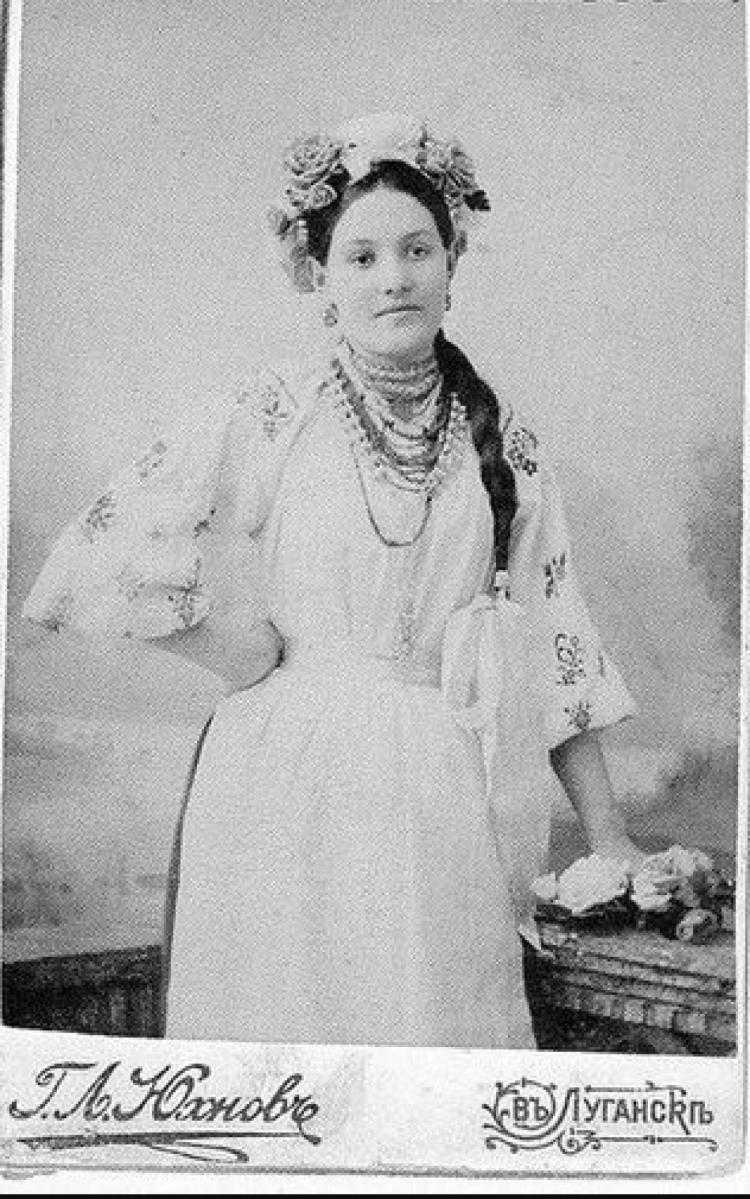 девушка в вышиванке Луганск начало XX века