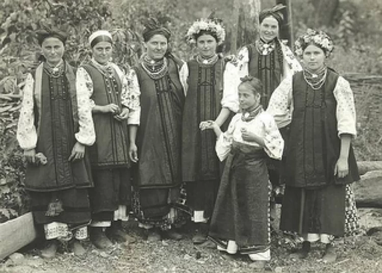 женщины в вышиванках Лисичанск, Луганская область, начало XX века