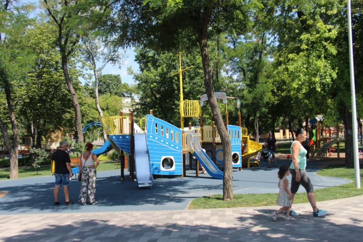 парк Радуга Мариуполь после реконструкции