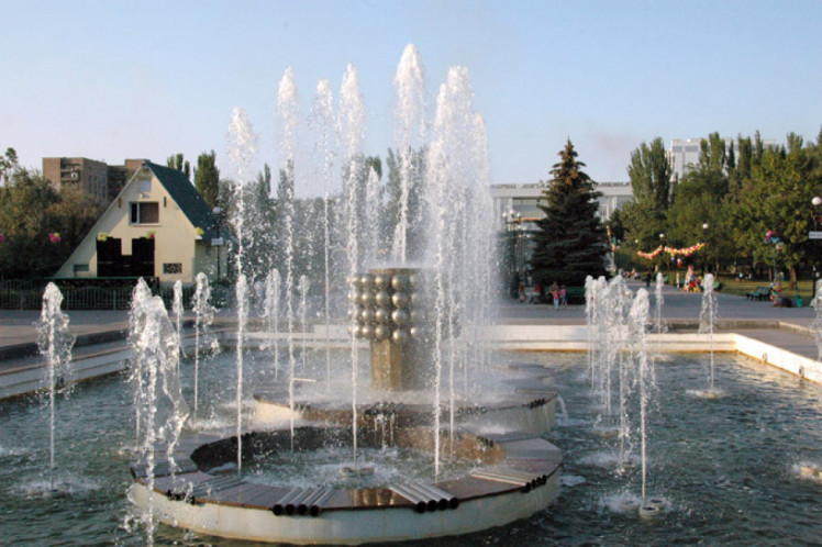 фонтан в парке Гурова Мариуполь до реконструкции