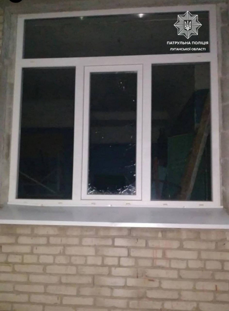 В Северодонецке неадекват разбил окна в школе