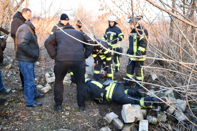 В Рубежном нашли тело убитого мужчины в канализации