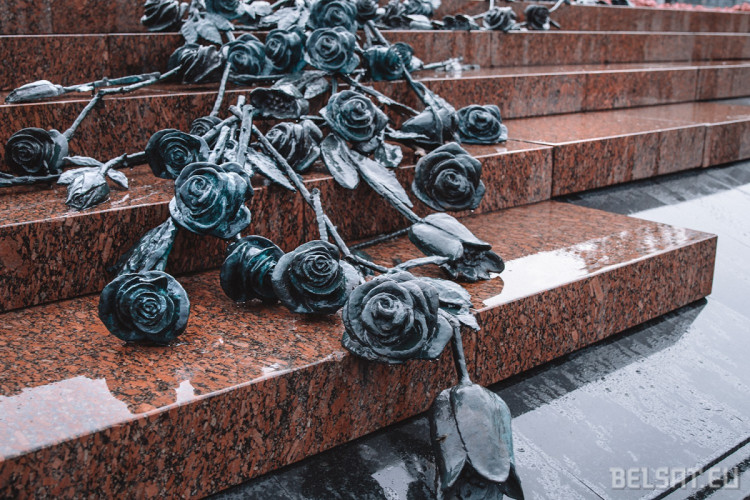 Памятник погибшим в метро в Минске