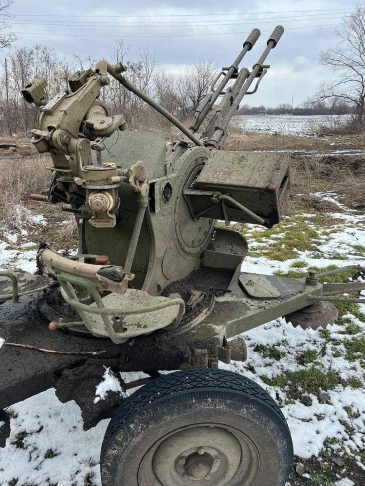 На Луганщині російські військові вткли від ЗСУ, залишивши зенітку і боєприпаси