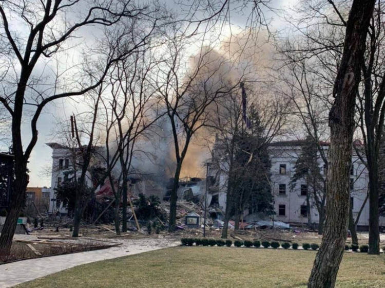 обстрел драмтеатра Мариуполь